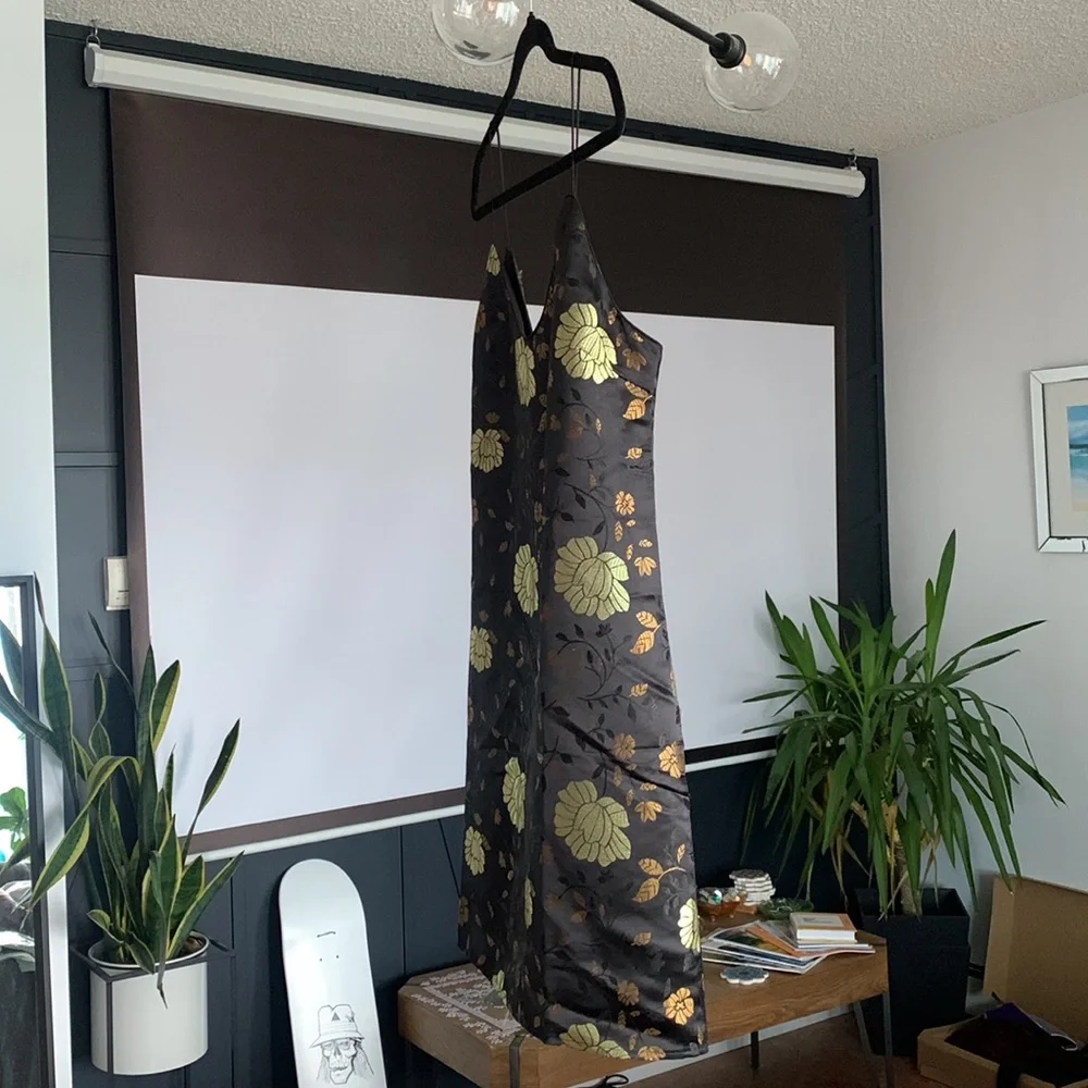 Black & Gold Floral Dress - Picture 4 of 6